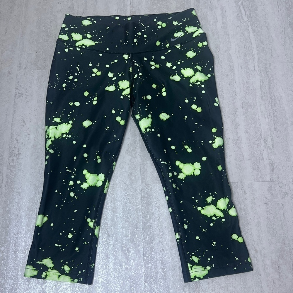 Nike Capri dri-fit leggings black green size small